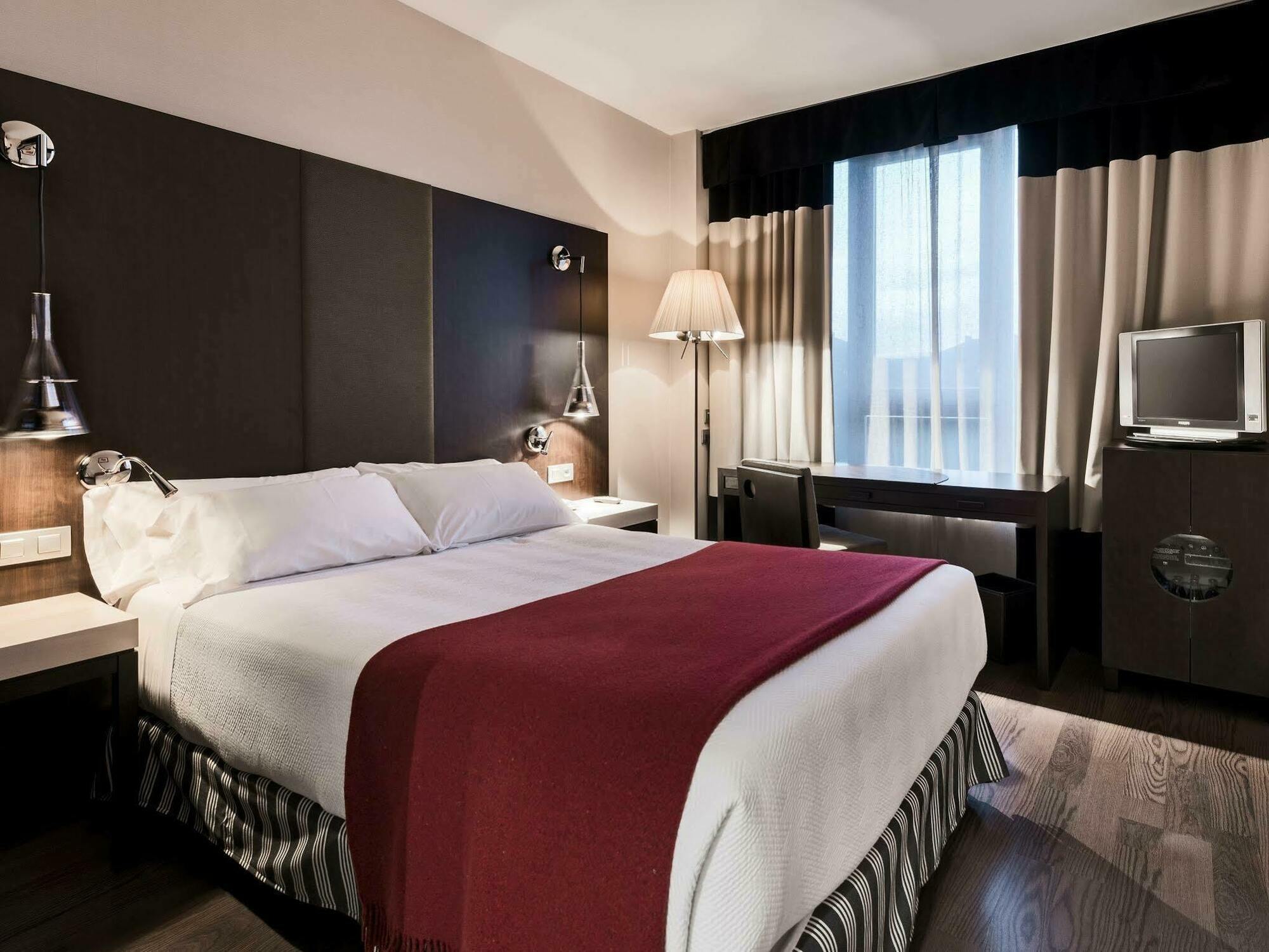 Hotel Nh Bálago 4*